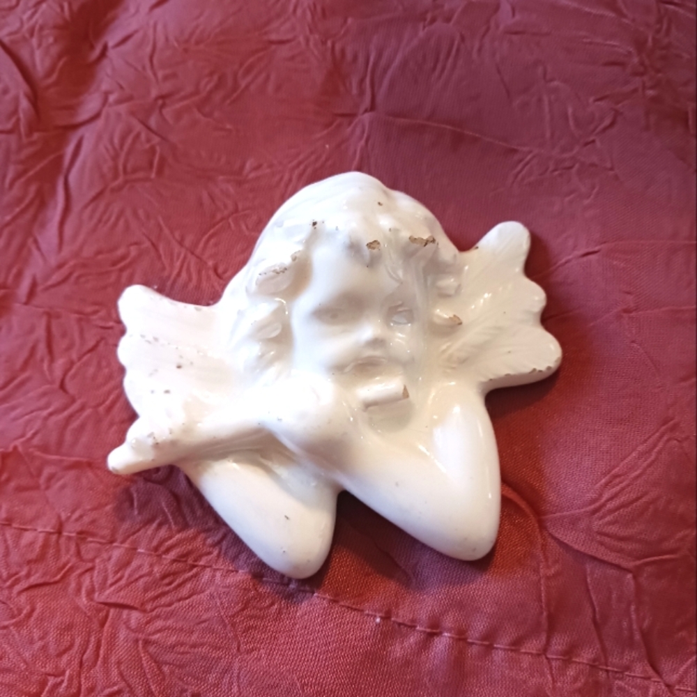 Cherrub Angel With Flute Small Accent Piece